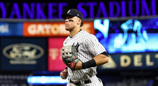 pinstripealley.com: Judge jogging off the field 