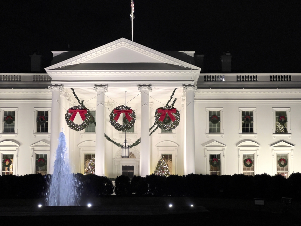 Melania Trump's Merry Whitehouse Decoration Flashback